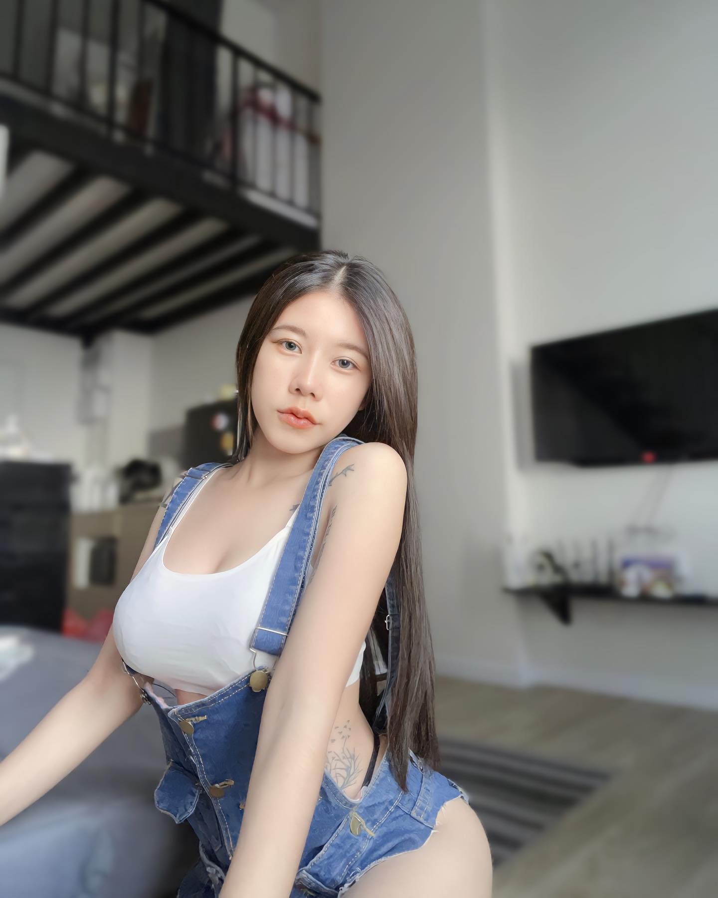 aomkynn ClQ1ZOMvBj7